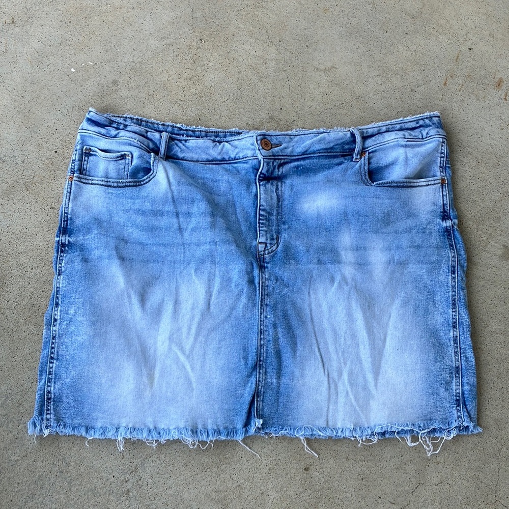 Light Blue Denim Mini Skirt - Classic Casual Style